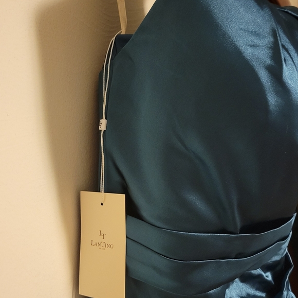 Formal dress/Prom Teal Satin Sz.8 - Picture 3 of 5